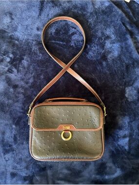 Vintage Carryland Ostrich Embossed Olive Green Leather Crossbody Organizer Bag